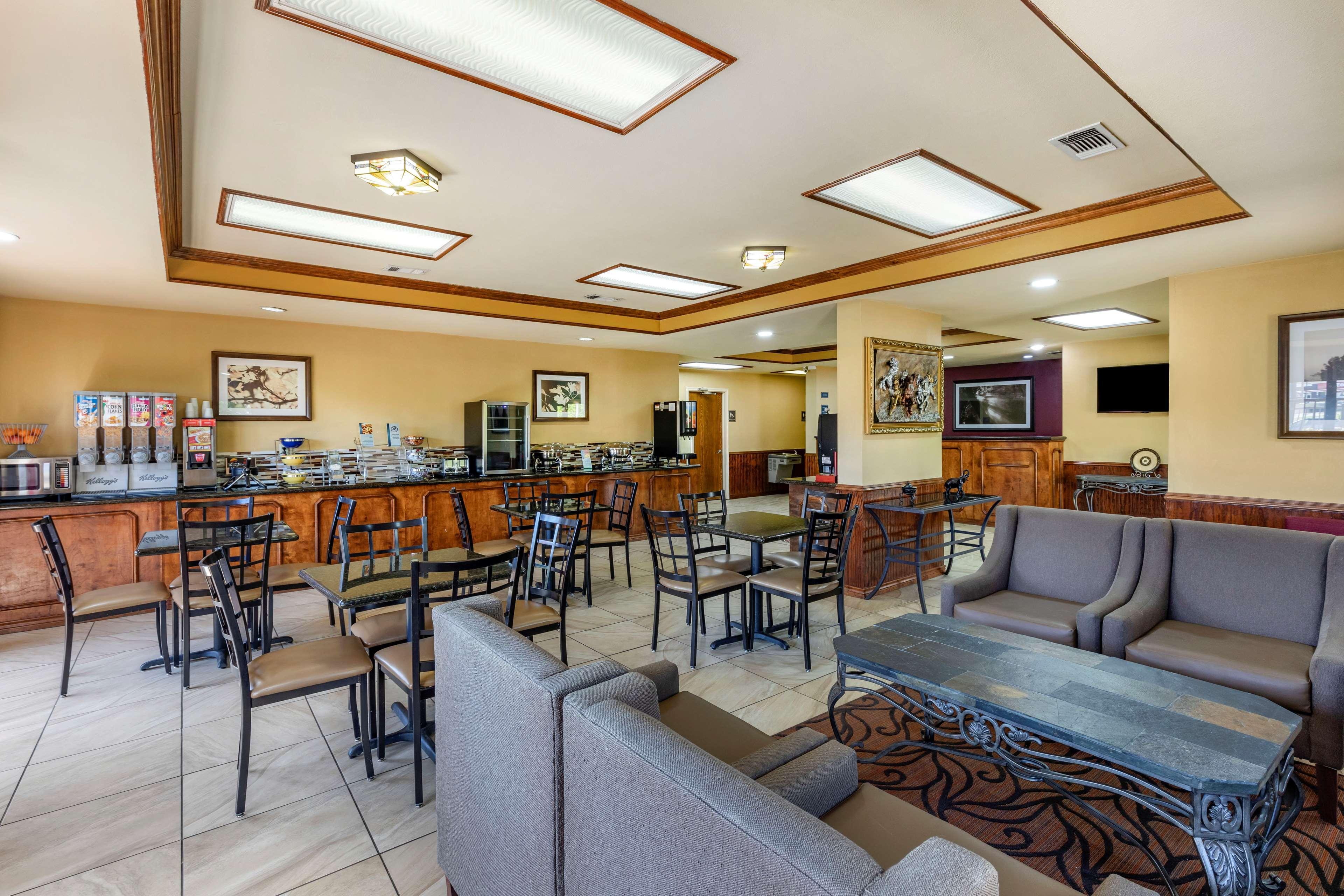 Best Western Lindale Inn Εξωτερικό φωτογραφία