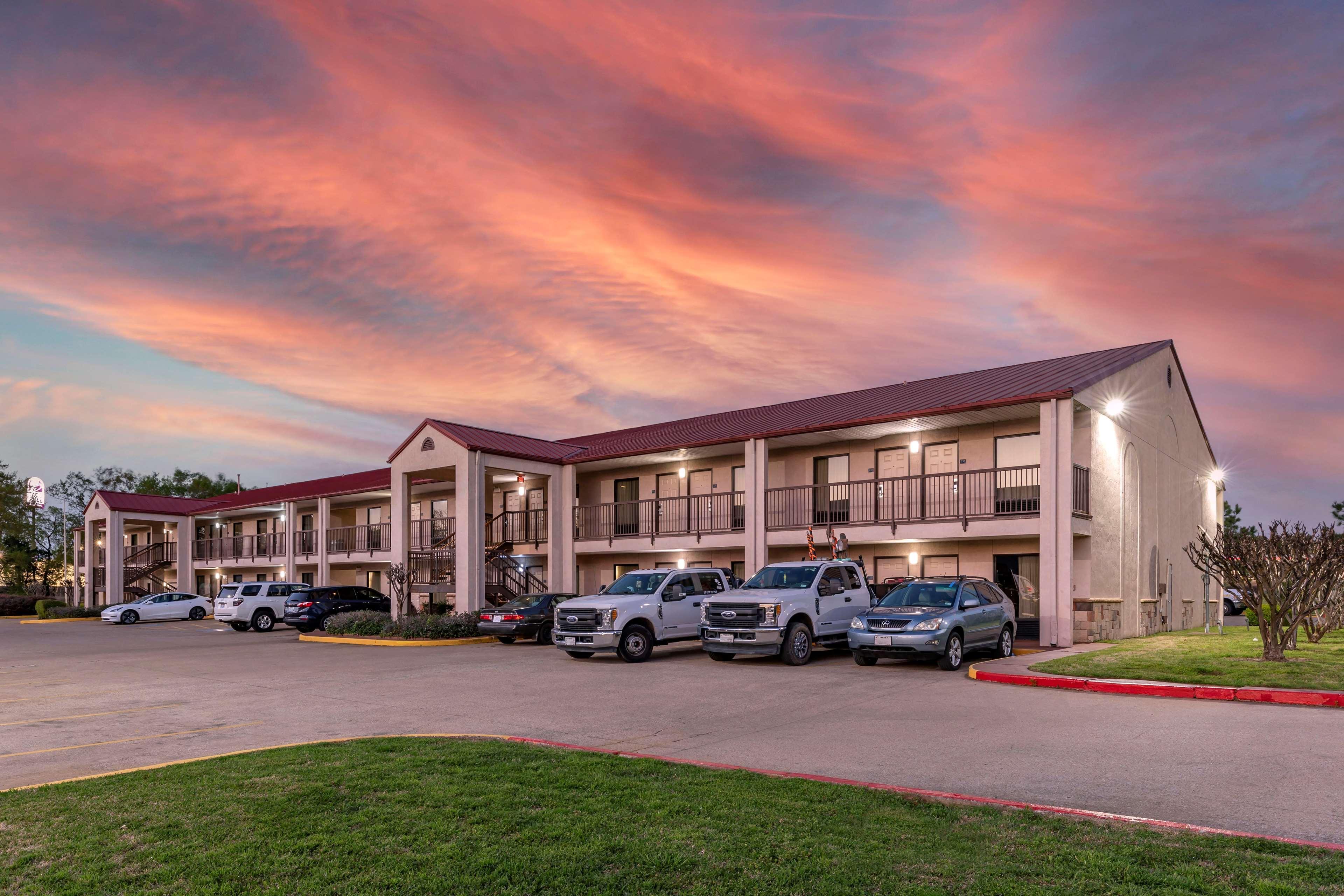 Best Western Lindale Inn Εξωτερικό φωτογραφία