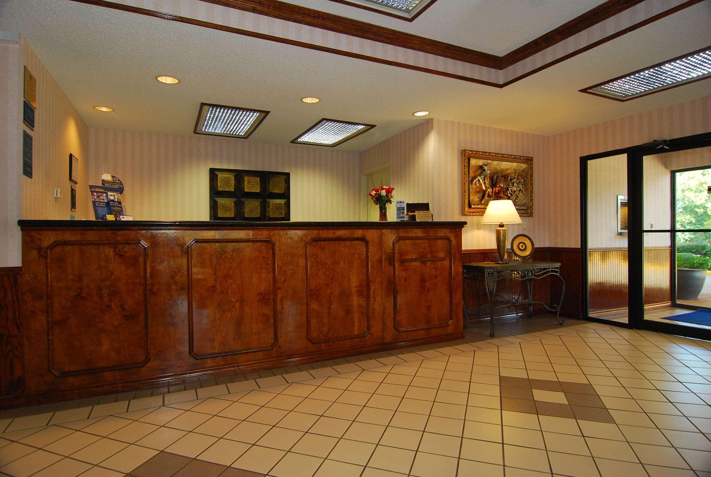 Best Western Lindale Inn Εξωτερικό φωτογραφία