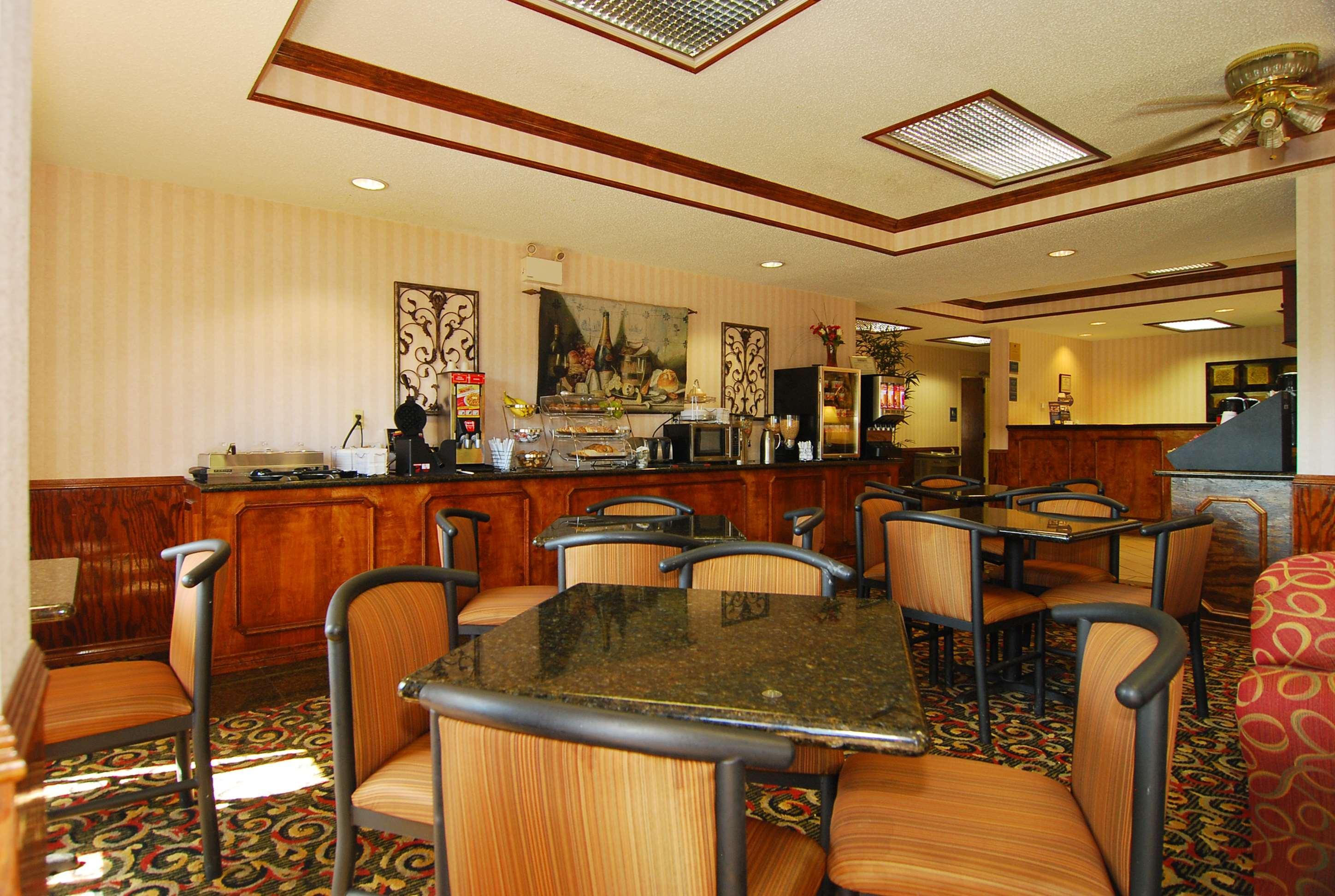 Best Western Lindale Inn Εξωτερικό φωτογραφία